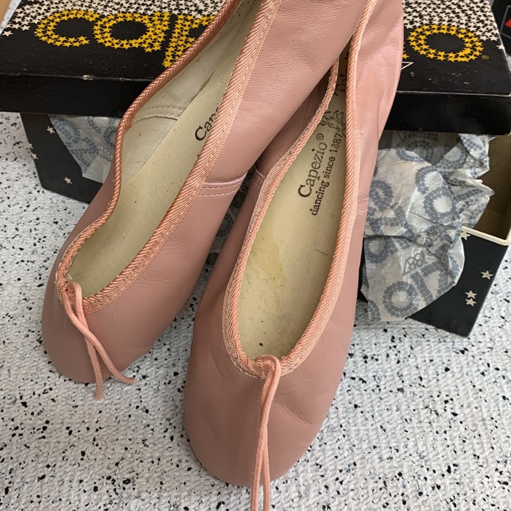 Antique NEW Capezio Slipper in Dusty Rose sz 6 - Picture 2 of 9